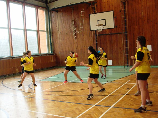 Velikonoční turnaj ve vybíjené