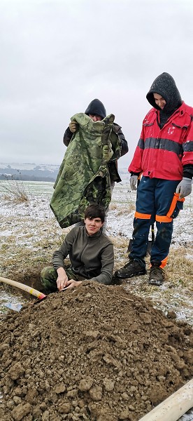 Sázení stromů (1., 5. a 9. třída)
