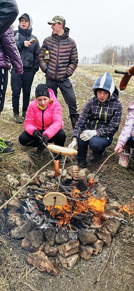 Sázení stromů (1., 5. a 9. třída)