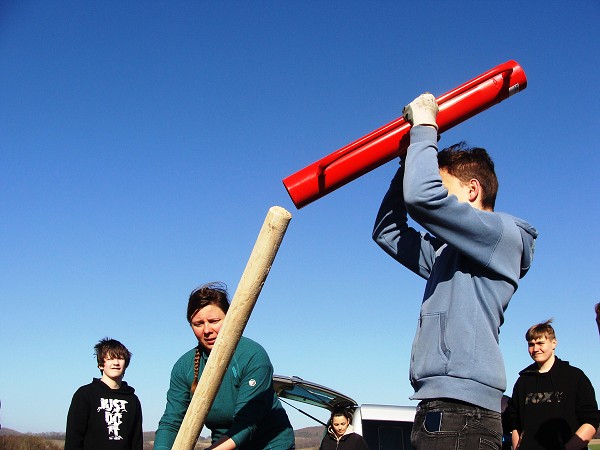 Sázení stromů (2. a 8. třída)