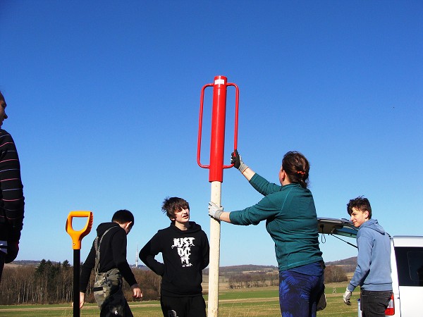 Sázení stromů (2. a 8. třída)