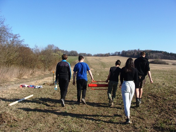 Sázení stromů (2. a 8. třída)