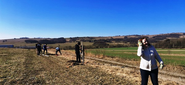 Sázení stromů (2. a 8. třída)