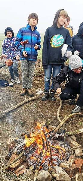 Sázení stromů (4. a 6. třída)