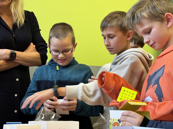 Skládání Rubikovy kostky 3x3x3