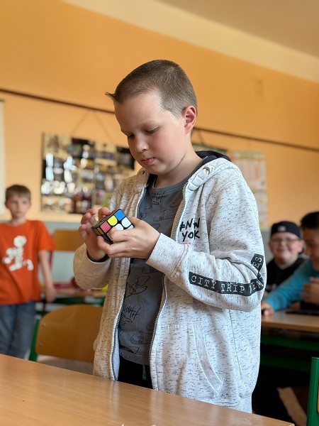 Turnaj ve skládání Rubikovy kostky