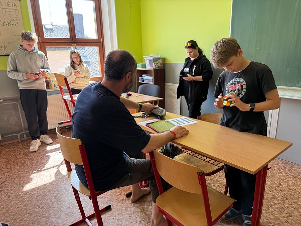 Turnaj ve skládání Rubikovy kostky