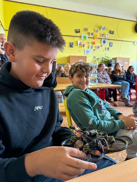 Skyworker - beseda o dronech