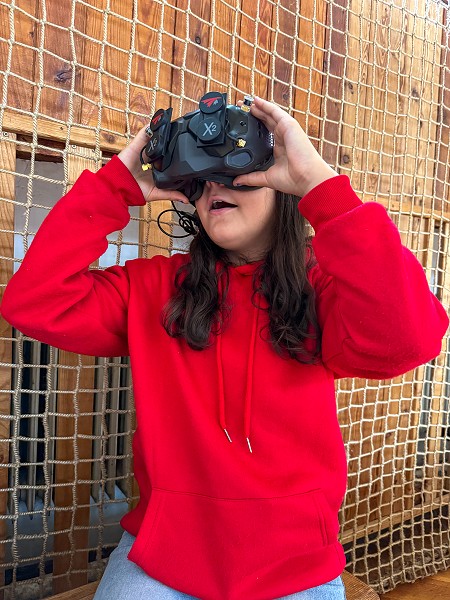 Skyworker - beseda o dronech