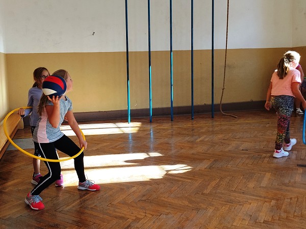 Netradiční vybíjená